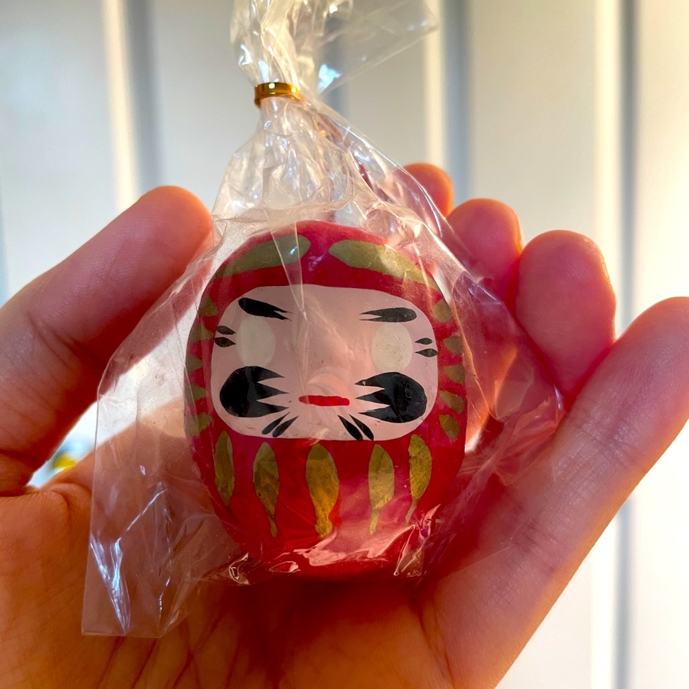 Set of 10 miniature daruma figurines